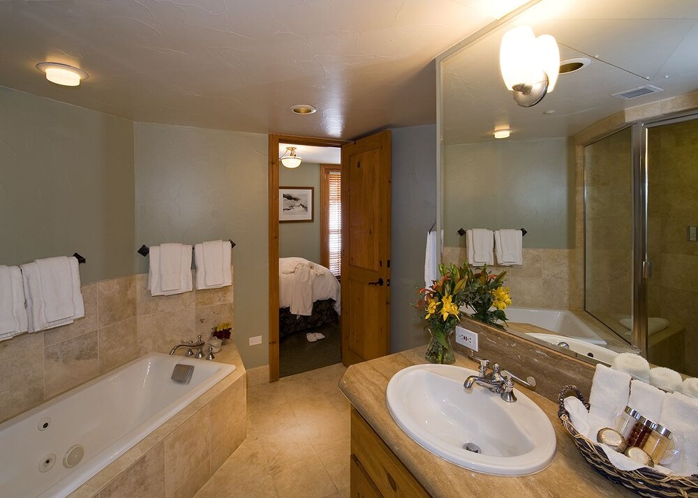 Inn at Lost Creek - photo 26
