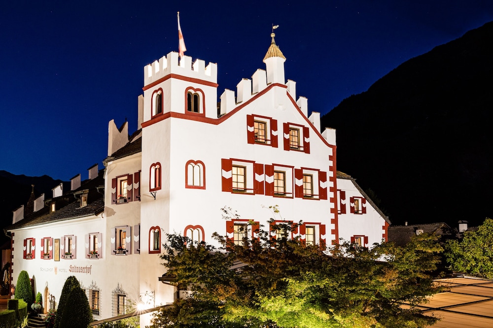 Saltauserhof — 4-Star Luxury Hotel in San Martino In Passiria, Italy
