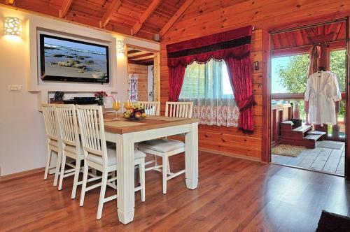 Spa Suites Bemorad Hahar in Unknown City, Israel