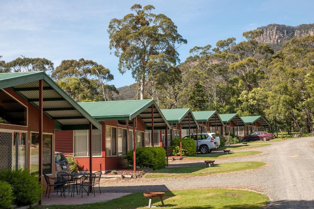 Halls Gap Valley Lodges — 4-Star Luxury Hotel in Stawell, Australia