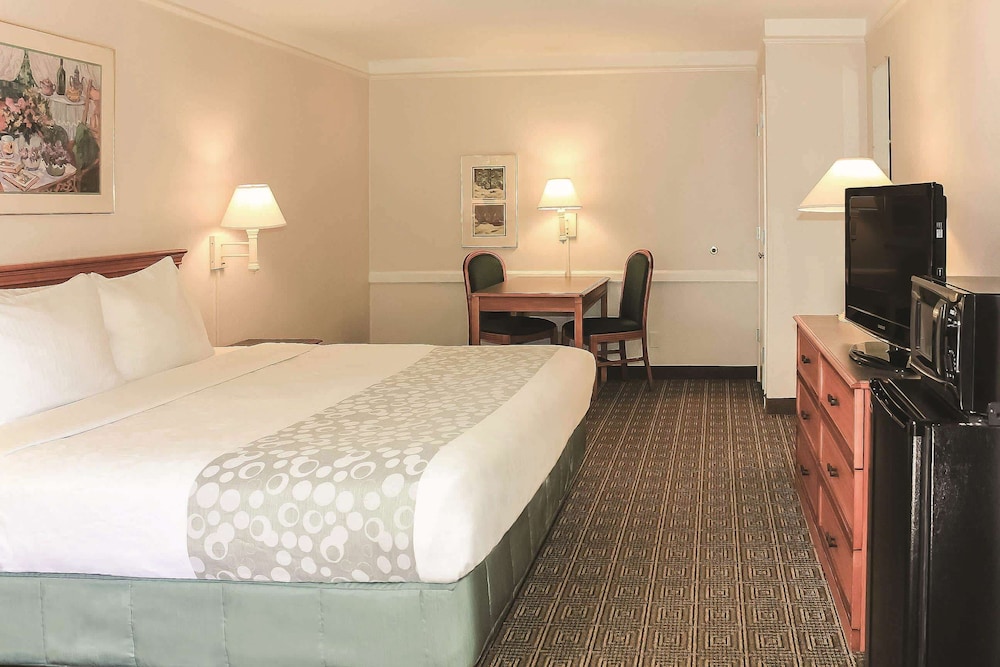 La Quinta Inn by Wyndham Tyler - photo 12