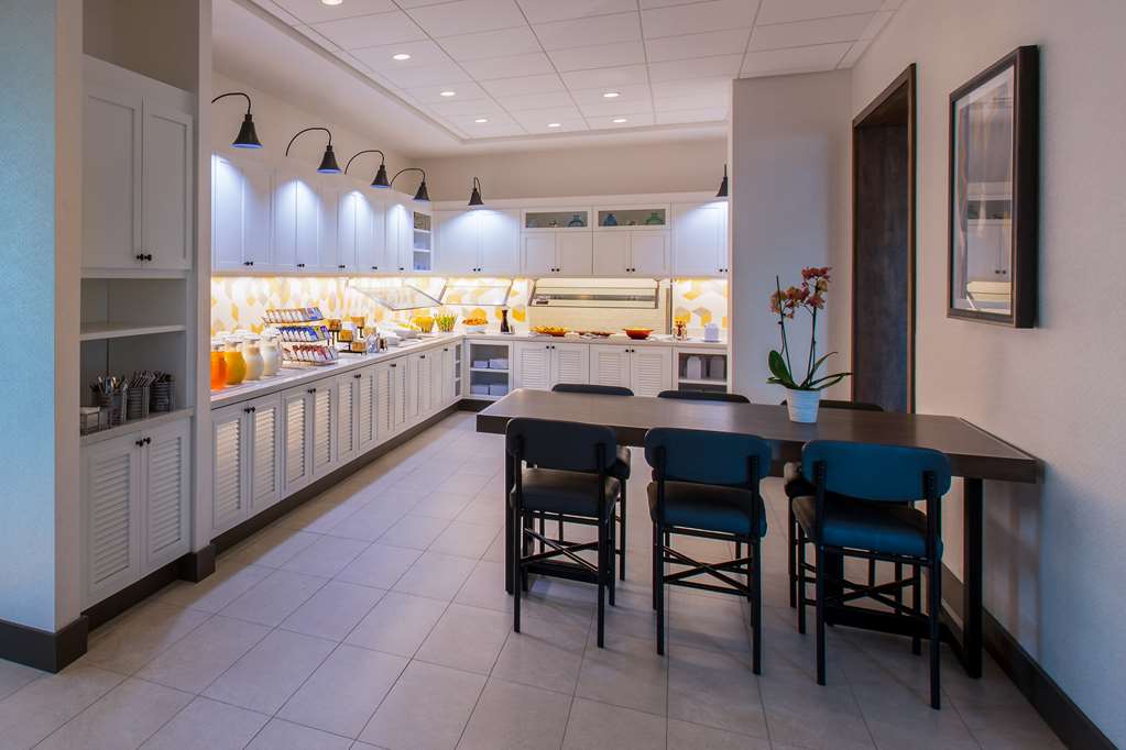 Hyatt Place Delano - photo 8
