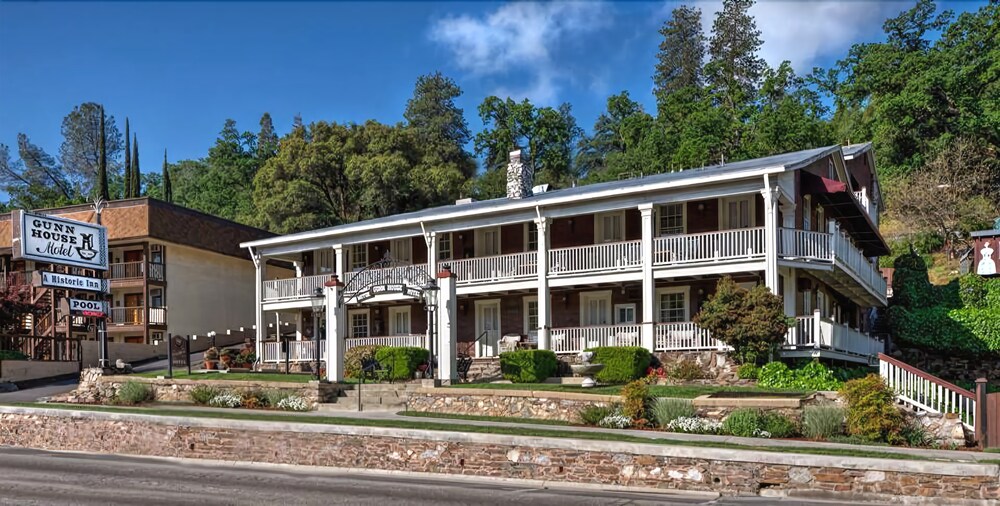 Gunn House Hotel — Sonora