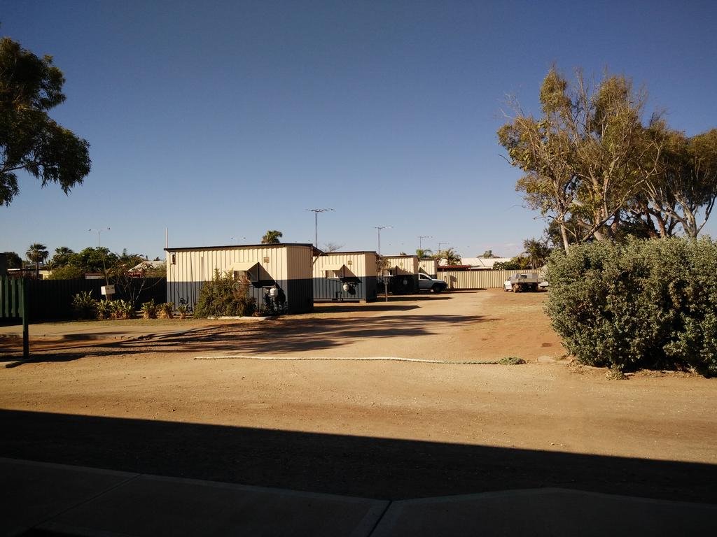 Outback Oasis Caravan Park — hotel in Carnarvon
