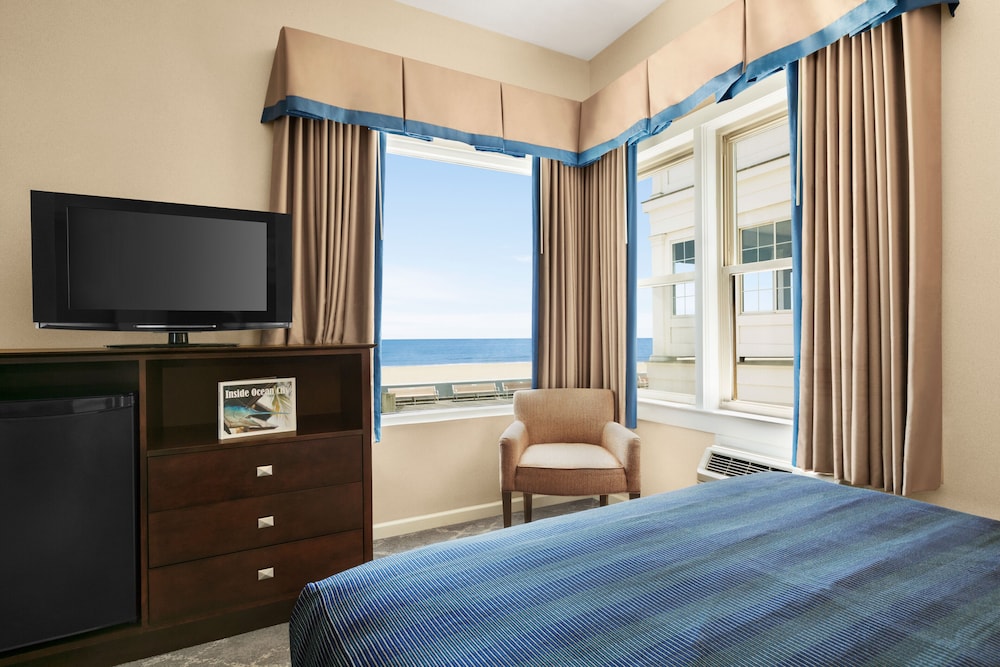 Harrison Hall Hotel - photo 33