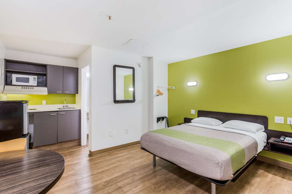Studio 6 Extended Stay Jacksonville FL South - photo 8