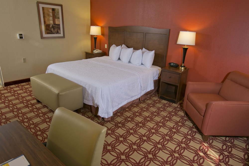 Hampton Inn & Suites Wiggins - photo 9