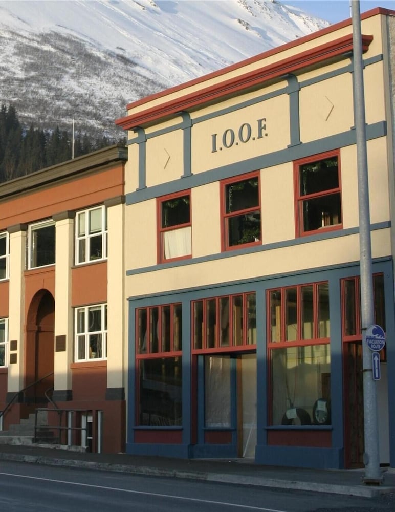 A Swan Nest Inn - carbon neutral hotel in Seward