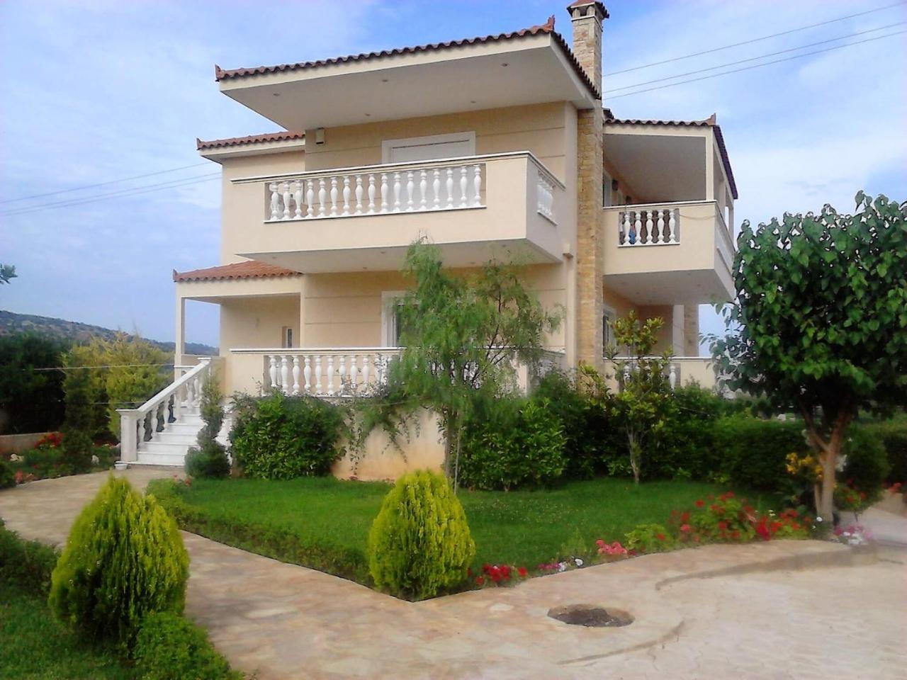 Evelina's Suite — 4-Star Luxury Hotel in Markopoulo, Greece
