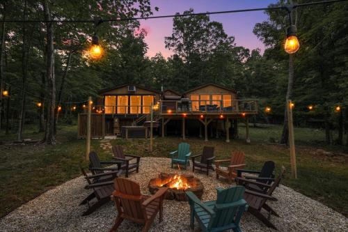 Hot Tub Firepit Grill Wifi near Golf & Hiking — 4-Star Luxury Hotel in Morton Grove, United States