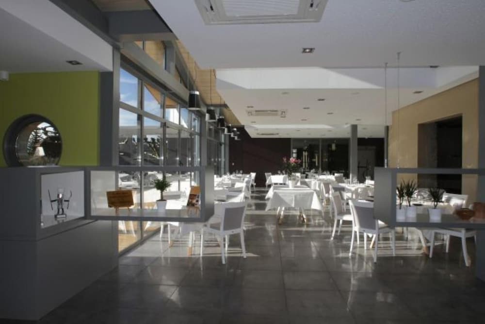 Logis Hostellerie St Germain - carbon neutral hotel in Sens