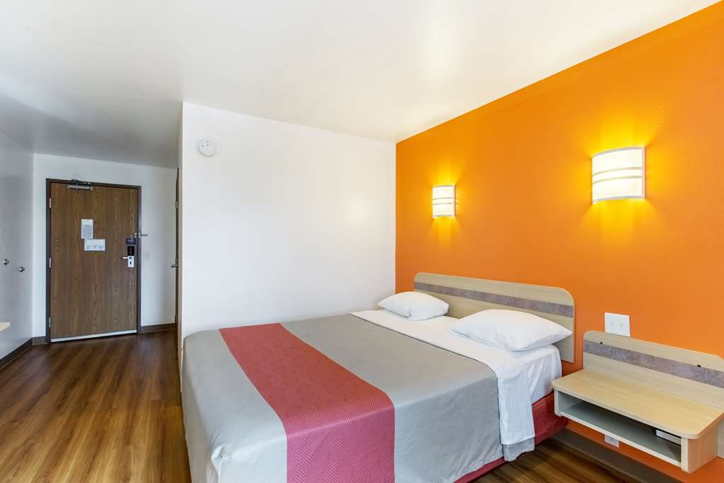 Motel 6 Baraboo WI Lake Delton - photo 15