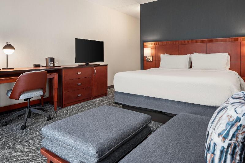 Courtyard Chicago Waukegan Gurnee - photo 39