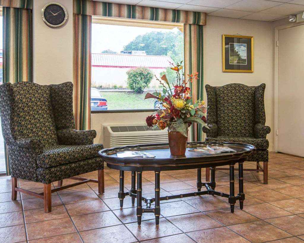 Econo Lodge Inn & Suites Columbus near Fort Benning - photo 6