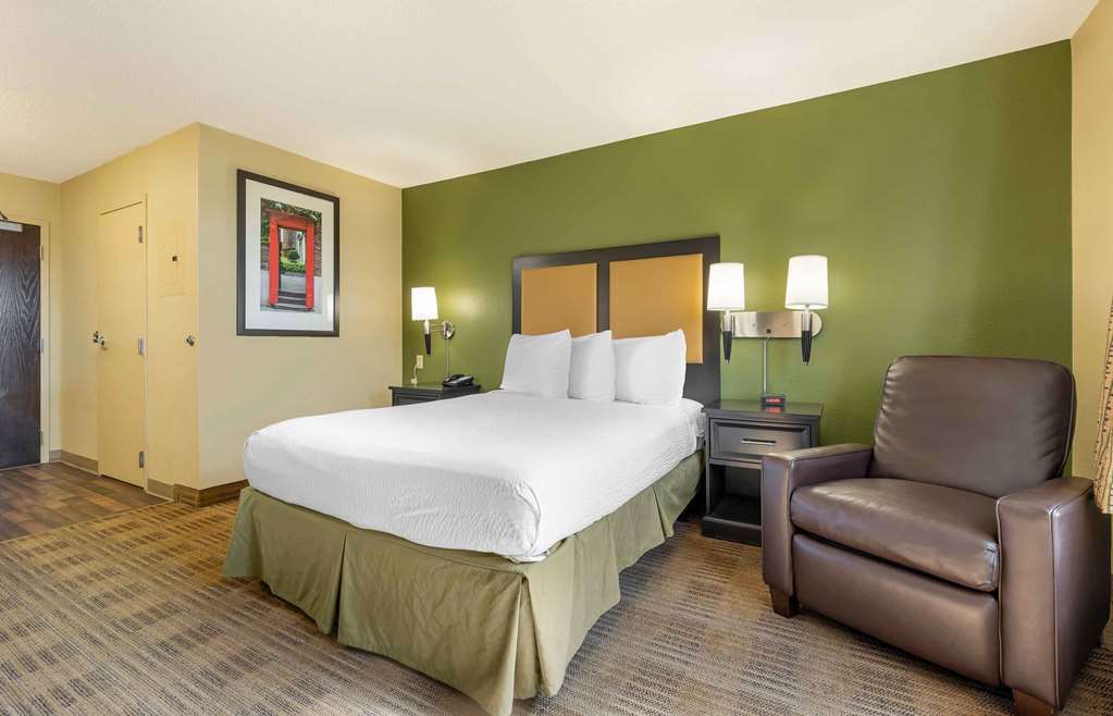 Extended Stay America Select Suites St. Louis O' Fallon IL - photo 17