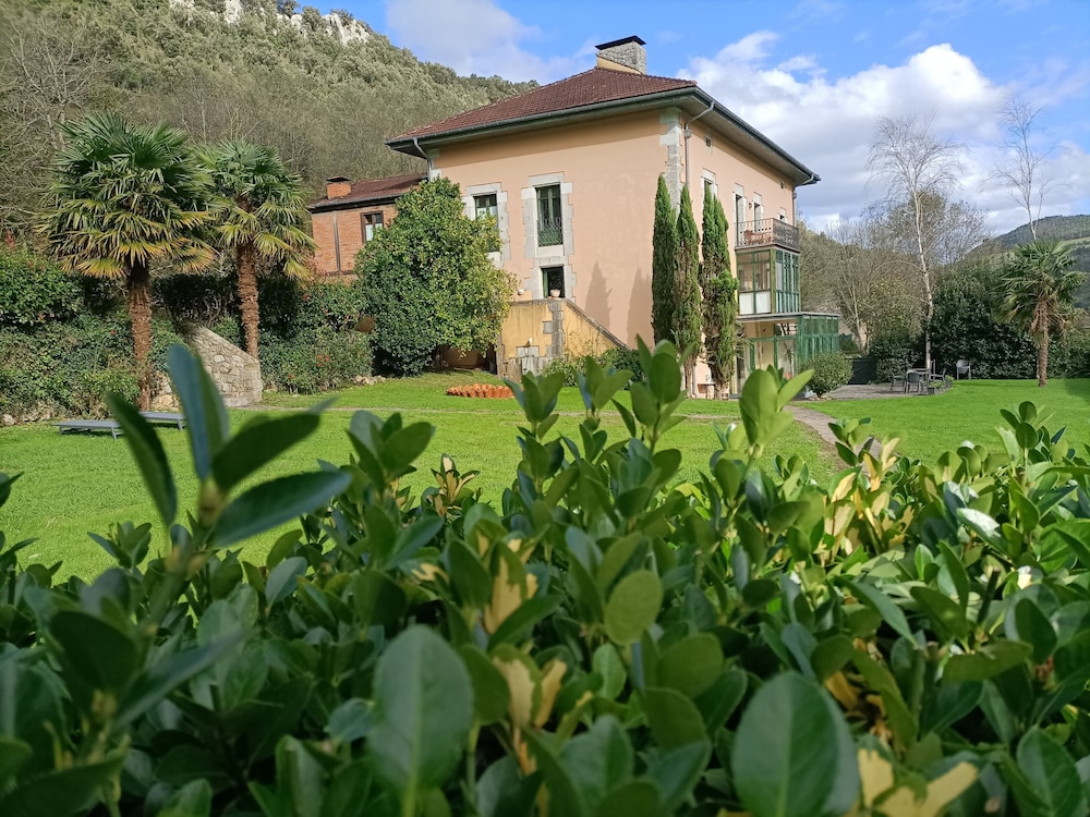 Hotel Villa De Palacios