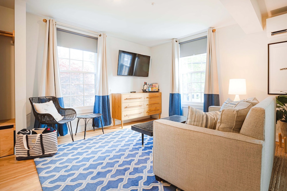 Great Island Inn: A Boutique Apartment Hotel - photo 35
