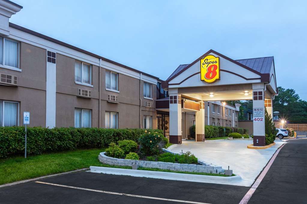 Super 8 by Wyndham Grand Prairie North - photo 11