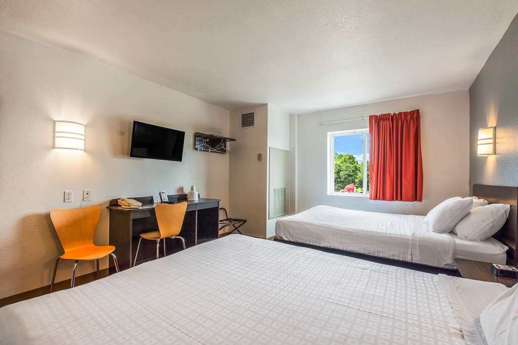 Americas Best Value Inn Knoxville East - photo 10