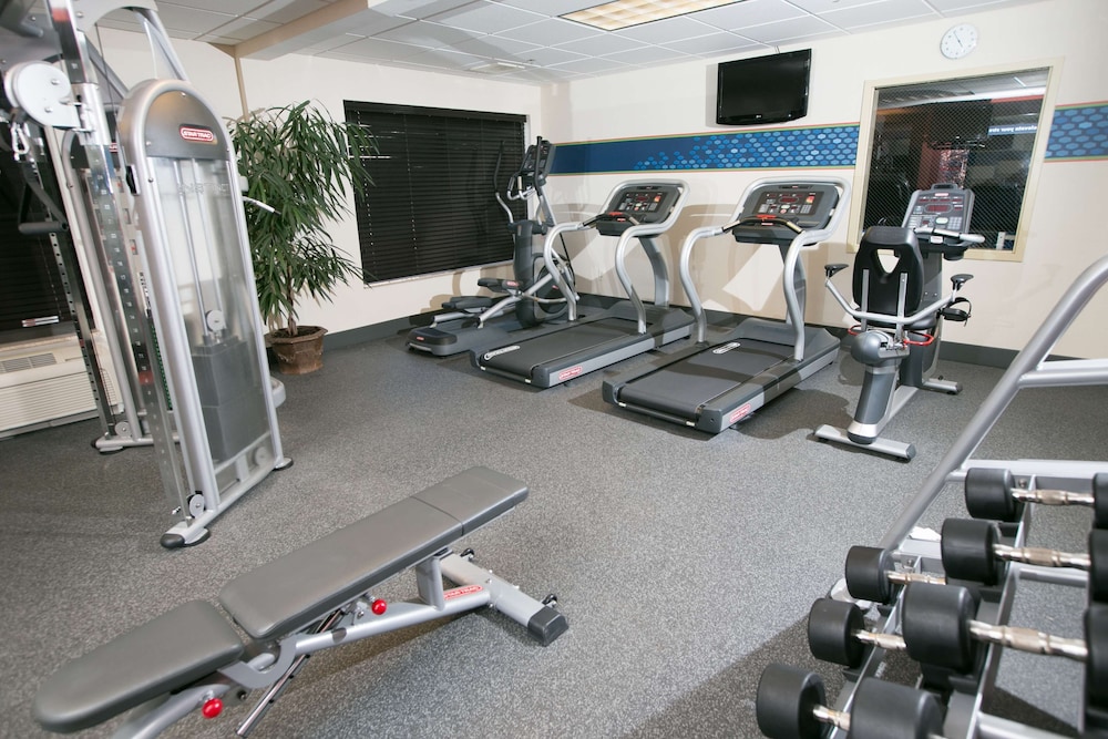 Hampton Inn Hadley Amherst Area - photo 26