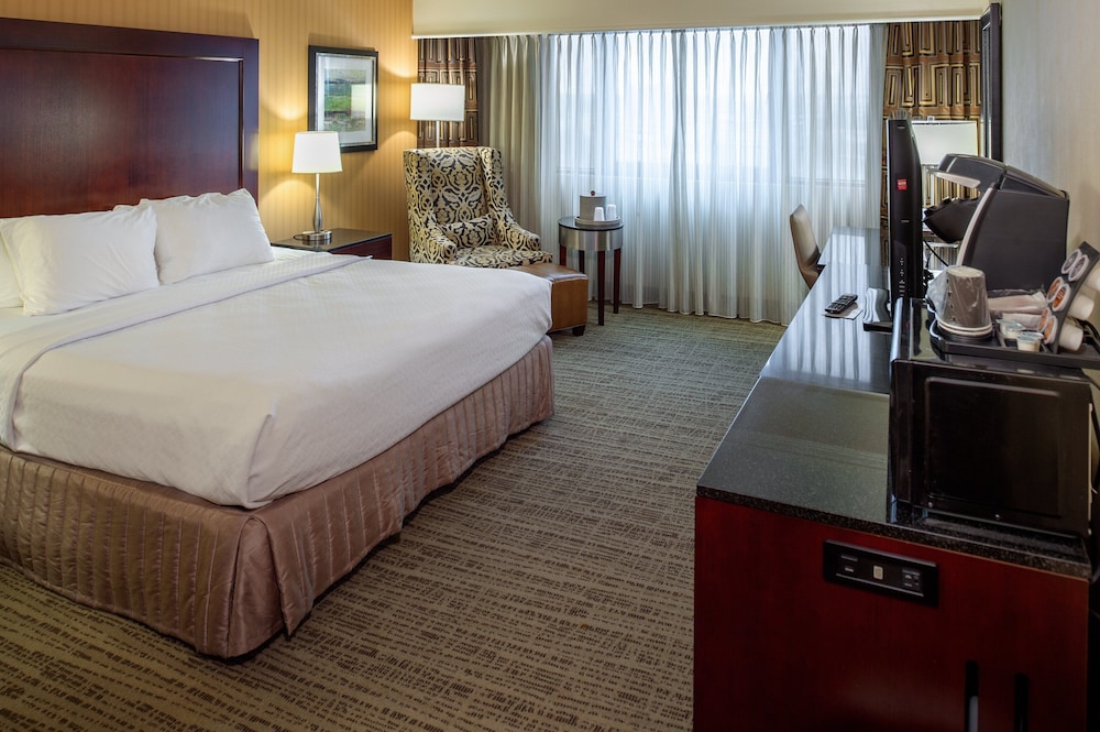 Crowne Plaza St. Louis Airport by IHG - photo 35