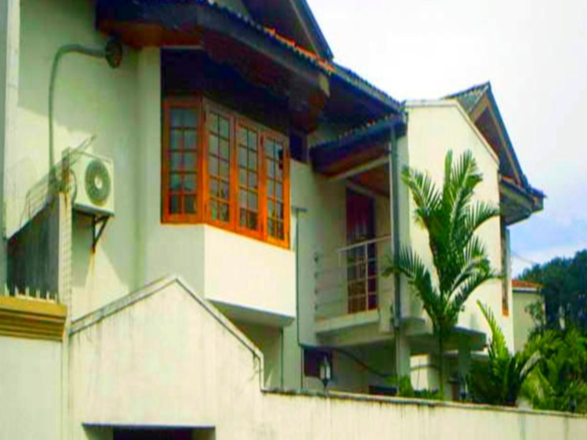 White Nest in Dehiwala-Mount Lavinia, Sri Lanka