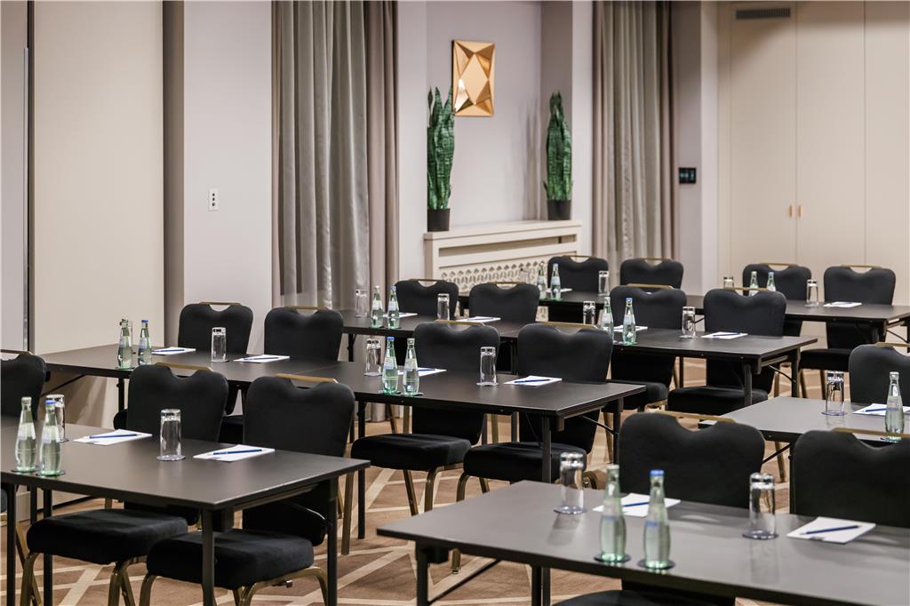 Park Suite Classroom front