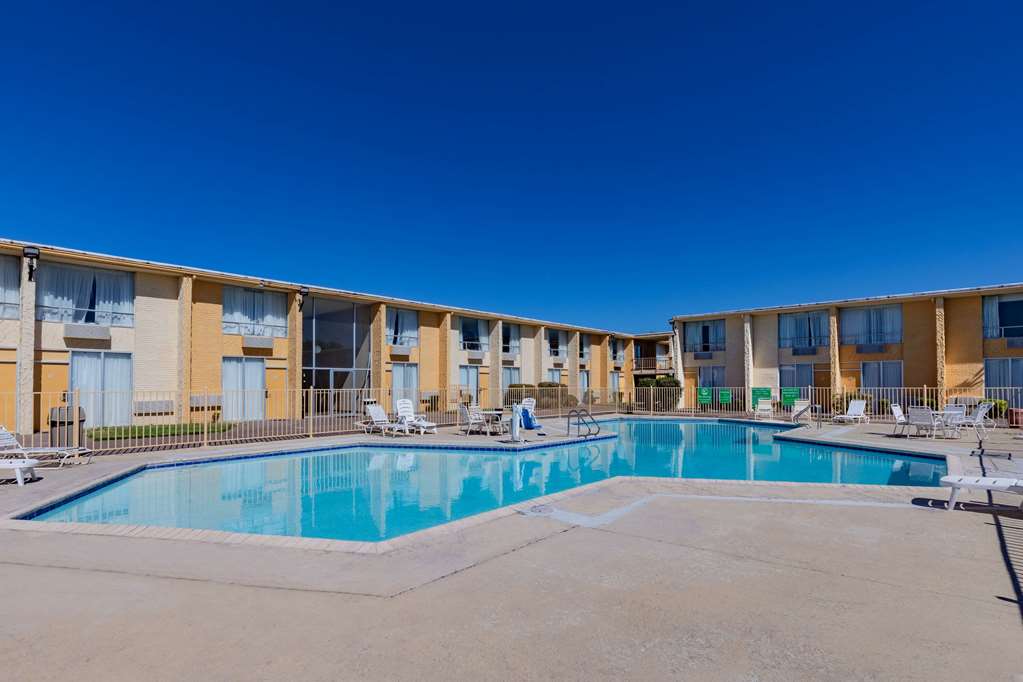 Days Inn by Wyndham Del Rio - photo 16