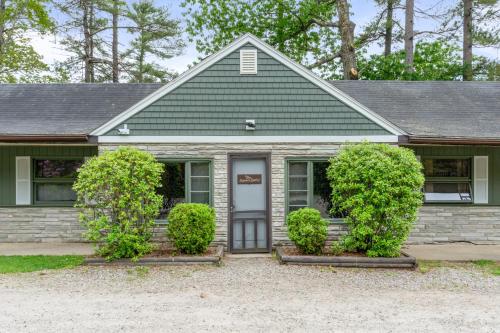 Squam Suite Waterfront 20725086 — Holderness