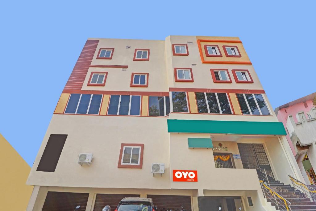 Collection O Elite Stay Near Habsiguda Metro Station — 4-Star Luxury Hotel in Hyderabad, India