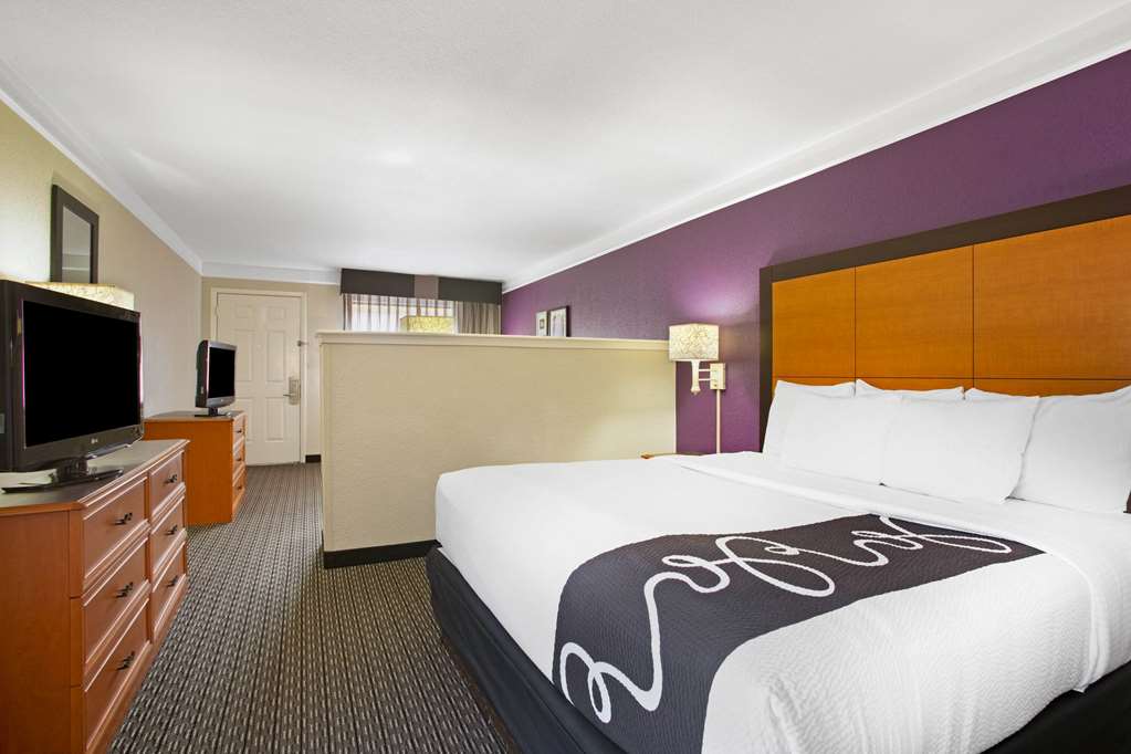 La Quinta Inn by Wyndham San Marcos - photo 44