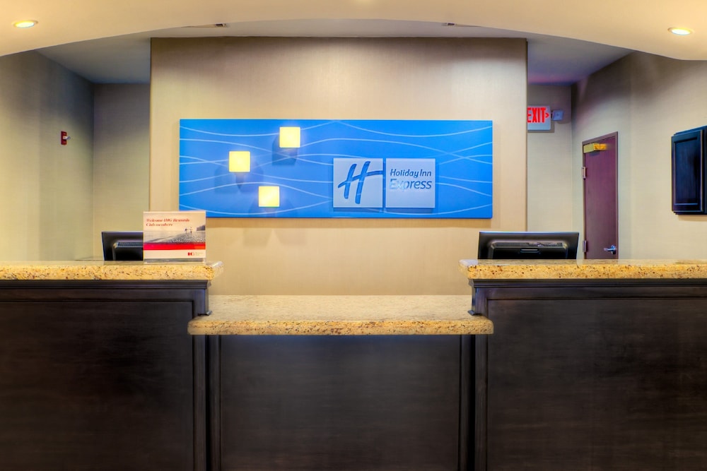 Holiday Inn Express & Suites Granbury by IHG - photo 30