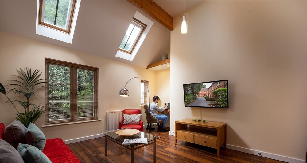 Lichfield Aparthotel - carbon neutral hotel in Lichfield