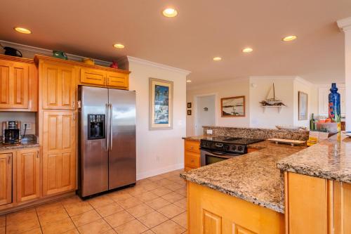 Coastal Living by Oak Island Accommodations - photo 11