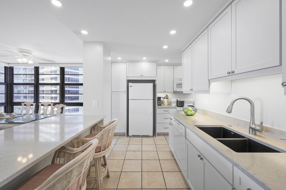 South Seas Tower 3 603 - photo 25