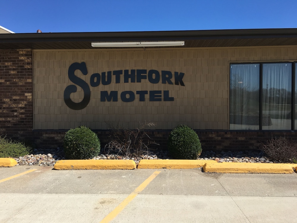 Southfork Motel - photo 19