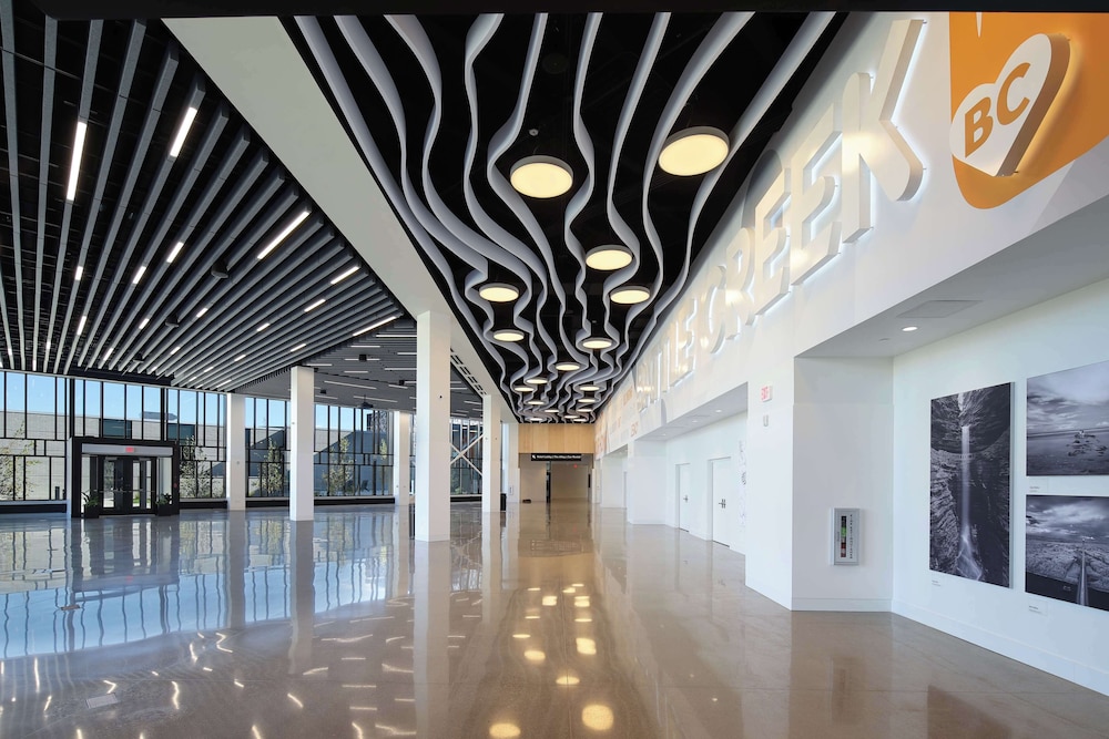DoubleTree by Hilton Battle Creek - photo 3