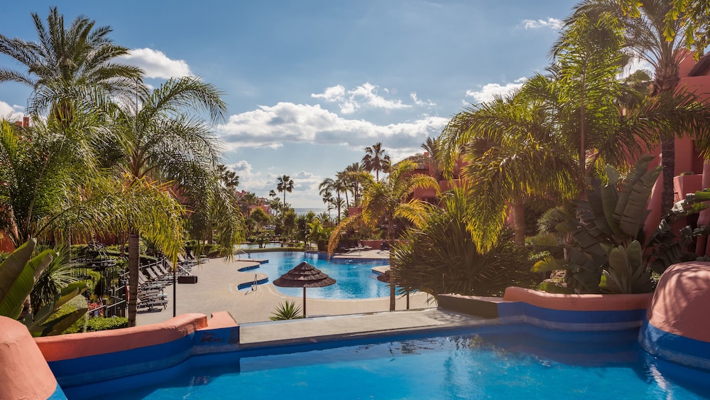 Apartments Torre Bermeja — 4-Star Luxury Hotel in Estepona, Spain