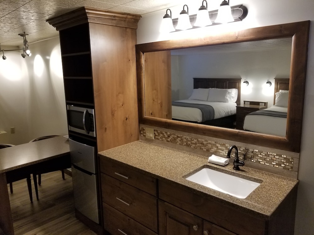 Lamplighter Lodge - photo 4