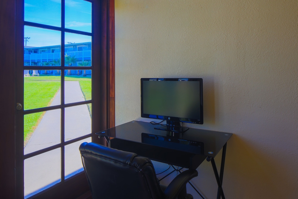 San Simeon Lodge - photo 47