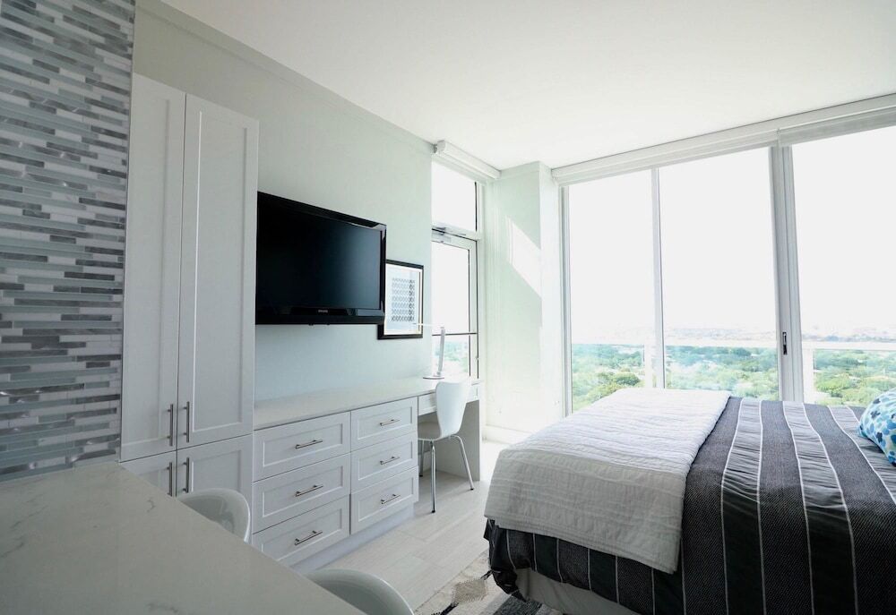 MIA Luxe Properties at Mutiny Park Condominium Hotel - photo 5