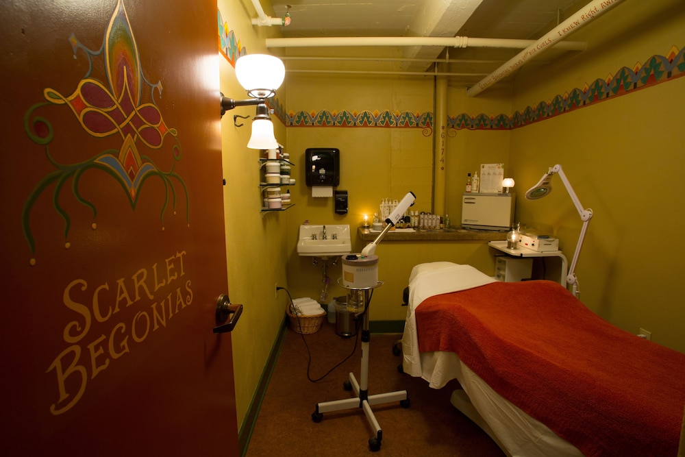 McMenamins Grand Lodge - photo 50