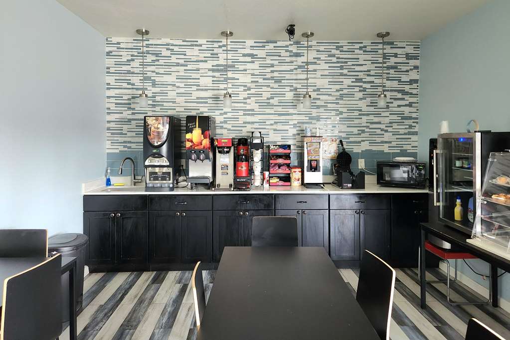 Days Inn by Wyndham Freeport - photo 3