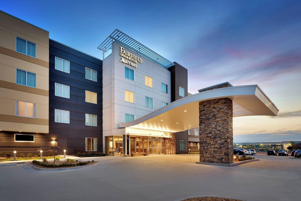 Fairfield Inn & Suites by Marriott Springfield North - photo 35