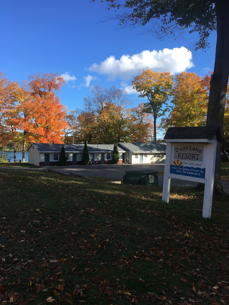 Dixon Lake Resort — hotel in Gaylord