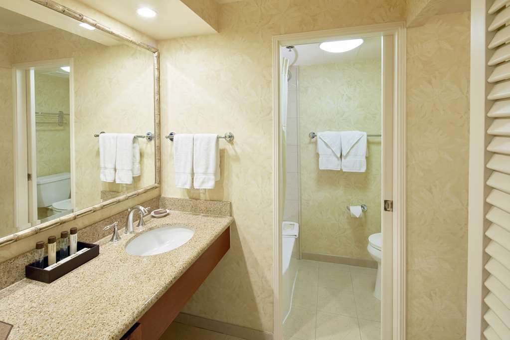 Outrigger Waikiki Beach Resort - photo 93