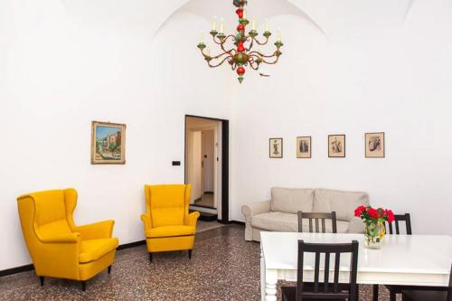 Casa Carducci Spacious historical home close to the beach — 4-Star Luxury Hotel in Imperia, Italy