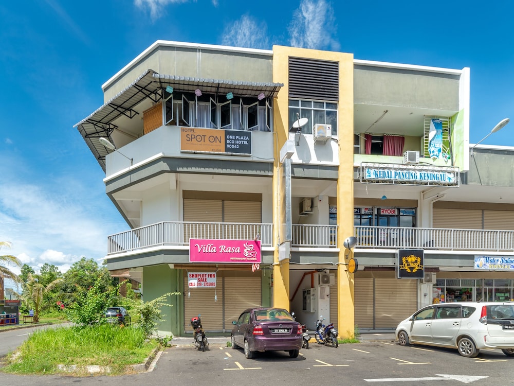 Spot On 90042 One Plaza Eco Hotel in Keningau, Malaysia
