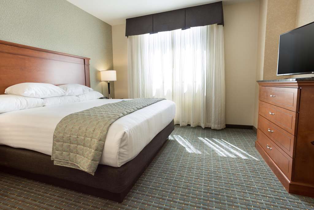 Drury Inn & Suites Burlington - photo 12