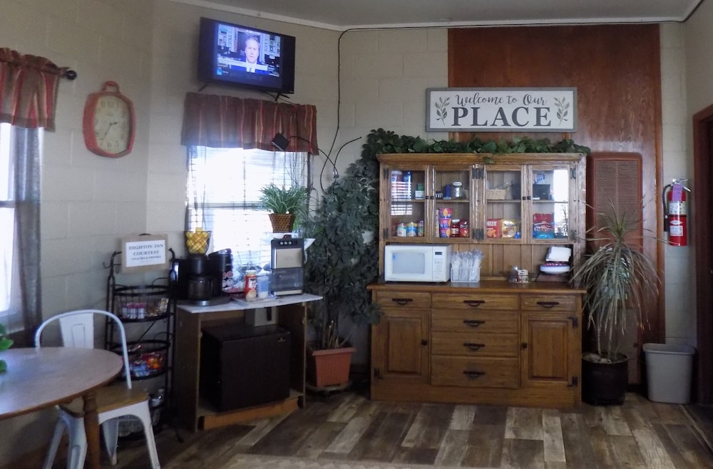 Dighton Inn - photo 2